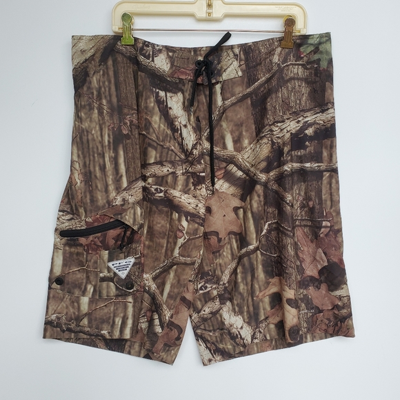 Columbia Other - COLUMBIA Boardshorts in Camo  40W 11L